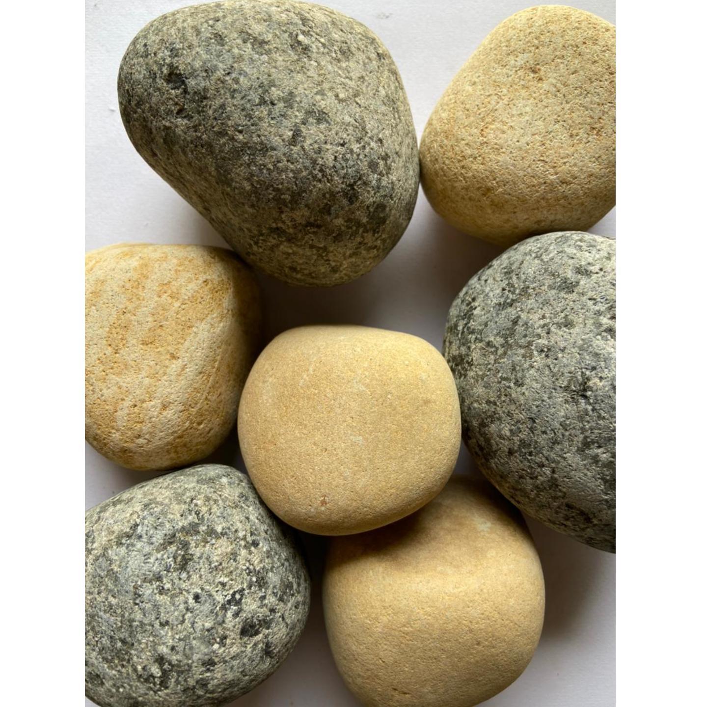 stonestories-black-beauty-and-divine-gold-mixed-pebbles-l-3-5-inch1