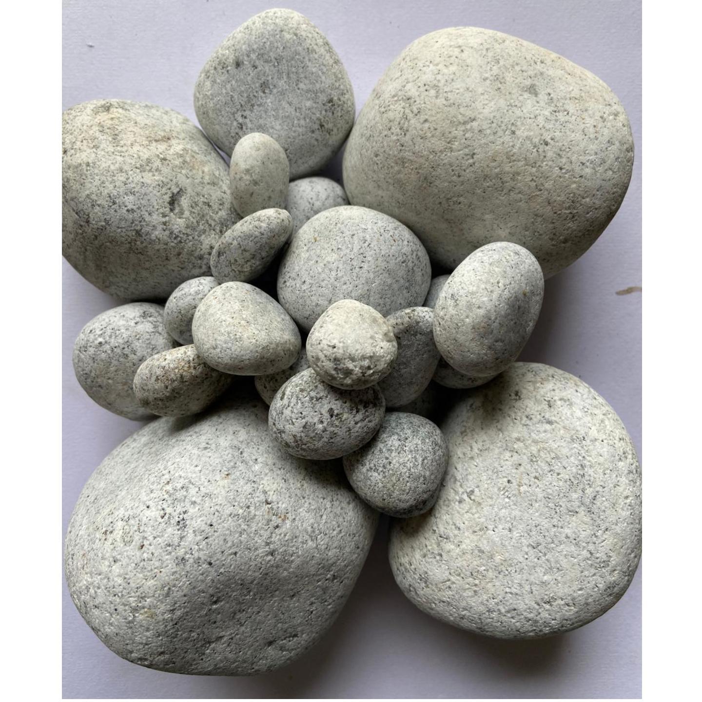 tonestories-mystique-grey-mixed-size-pebbles1