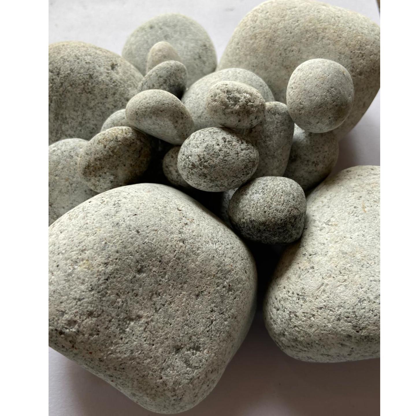 tonestories-mystique-grey-mixed-size-pebbles2