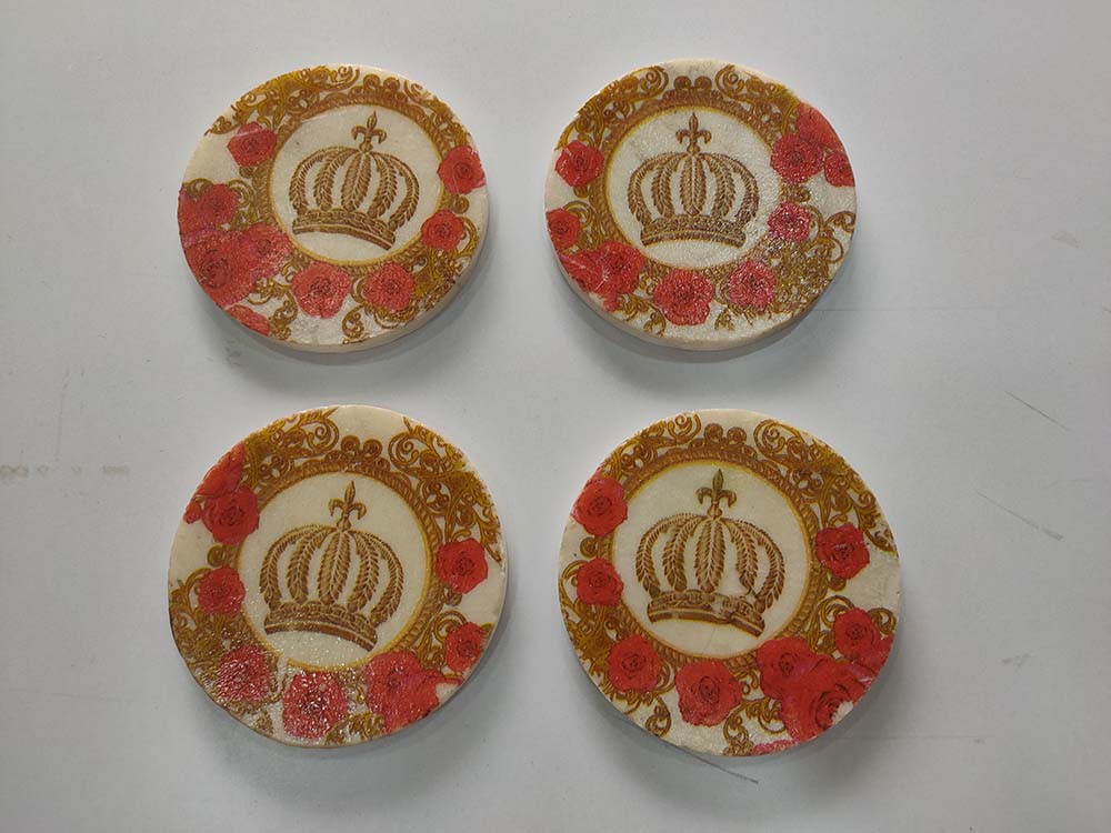 round-shaped-white-floral-and-gold-marble-coasters-01